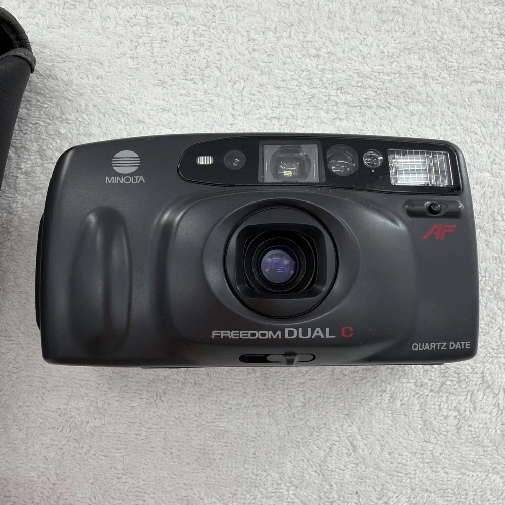 Minolta Freedom Dual C AF 35mm Film Point And Shoot Camera Untested w/ Case
